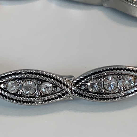 LIA SOPHIA vintage look Tri-Stone Elastic Stretch Bracelet 6" - Picture 2 of 3